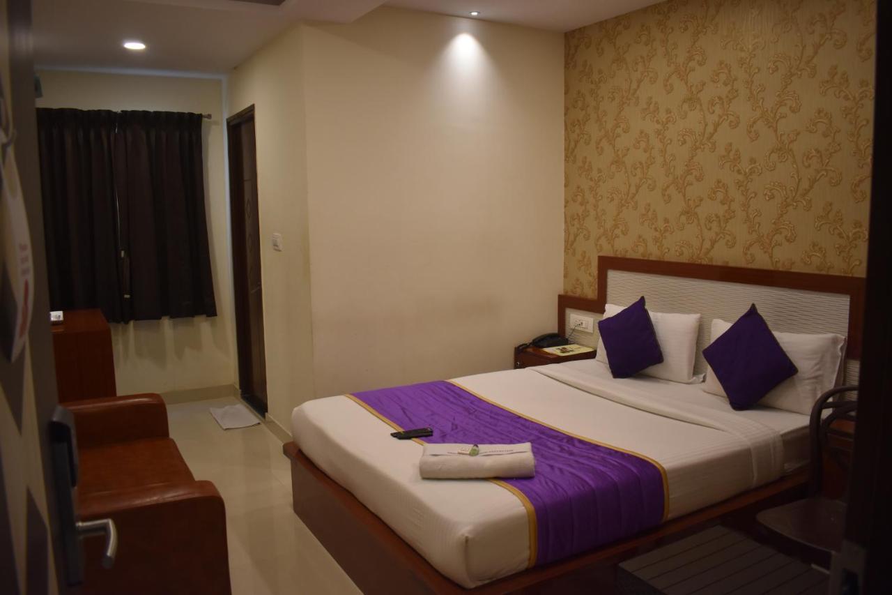 Hotel Ur Comforts Jayanagar Bangalore Exterior photo